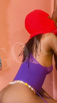 Une Fille Sexy a Hâte De Se Faire Baiser