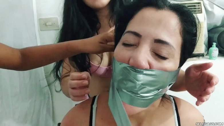 Selfgags Latina Bondage: За любовь кляпов