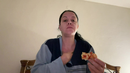 Bergami Melissa: Engolindo pizza