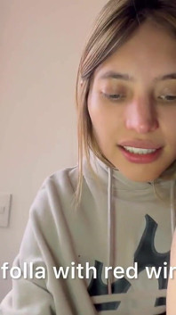 Porque me excita provocando las unas de los pies