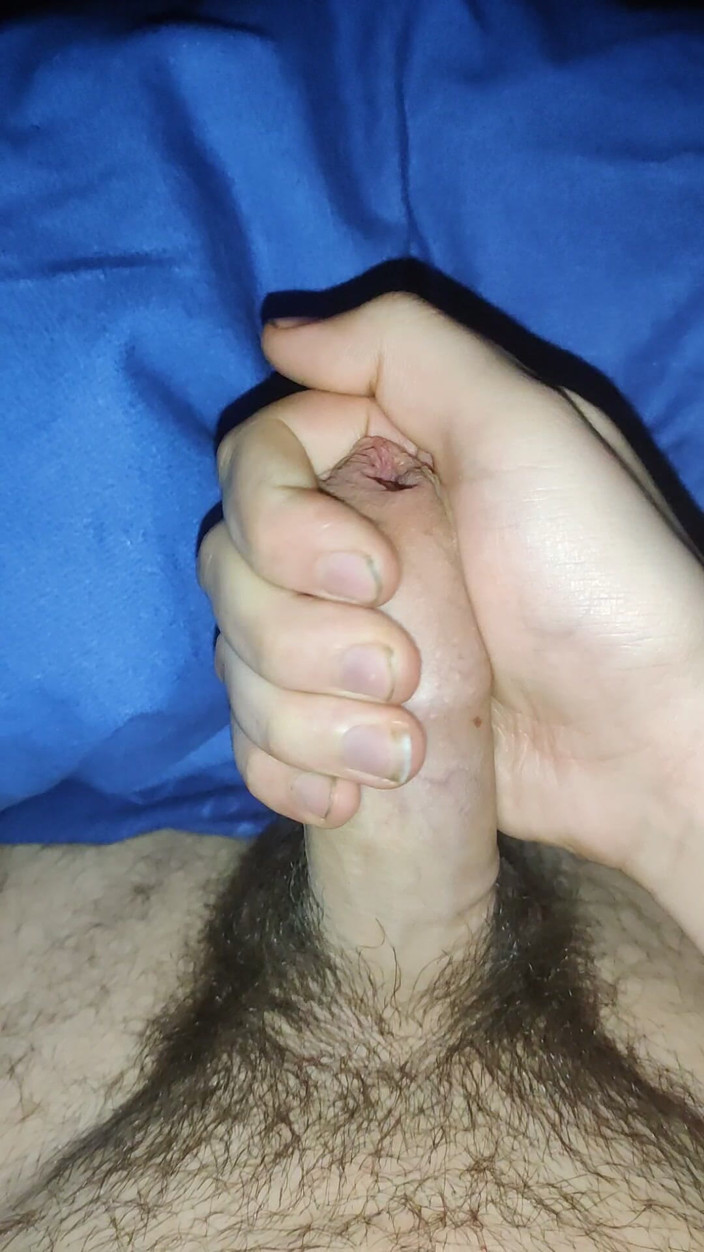 BiBoyxD: 내 아름다운 젊은 자지를 과시하려고 했습니다. 나는 곧 머리를 면도해야합니다. 정말 섹스할 사람이 필요해