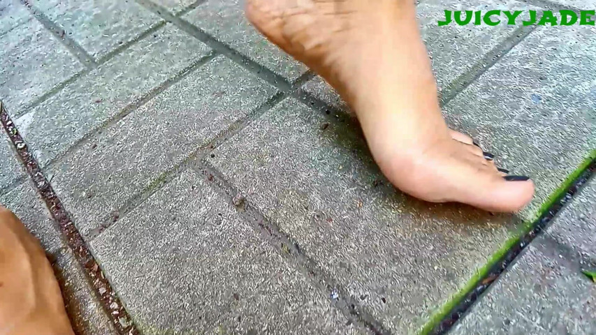 Bare Feet Walking Outdoors Vol 2 (Juicy Jade)