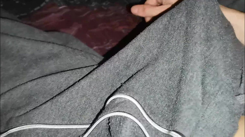 SEXY_GUYBEST: Een krachtige penis stroomt overvloedig naar het geluid van de...