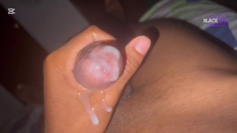 Black-2001: Bố bôi trơn con cặc của mình bằng tinh dịch...