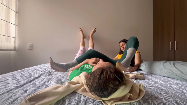 scarlettandc: Подборка лесбийской борьбы