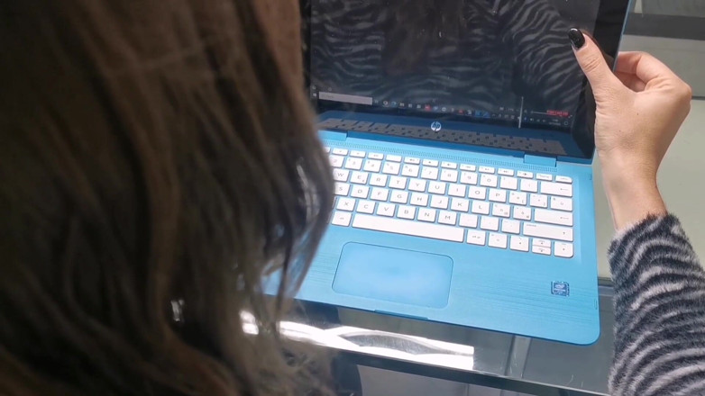 Yvonne: Pouze pro milovníky nylonových chodidel