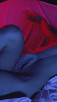 Sanktor 013 - bailarina de striptease se masturba en la cama
