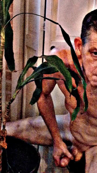 Chrisstrongcock69: Chrisstrongcock трахнули лосьоном и готов трахаться.