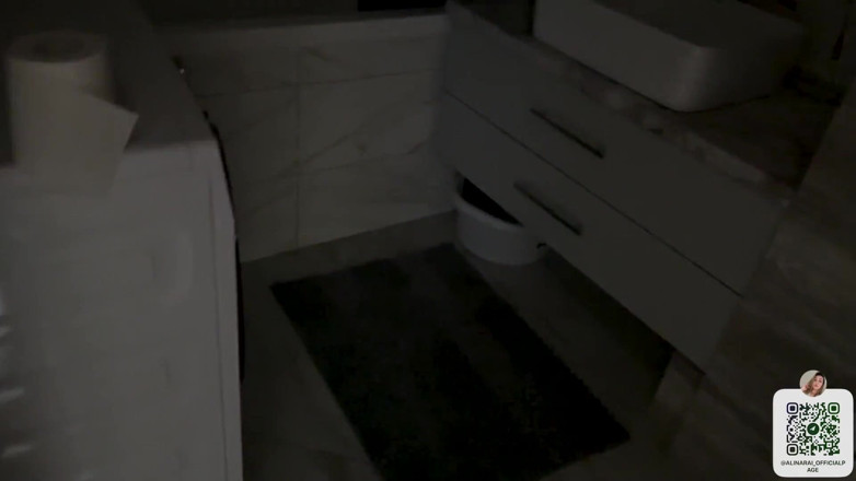 Alina Rai: Zastavení času. Nevlastní syn zastaví čas šukat svou sexy macechu