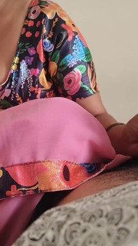 Cea mai bună indiancă desi bhabhi gătit alimente futută de cel mai bun prieten al ei