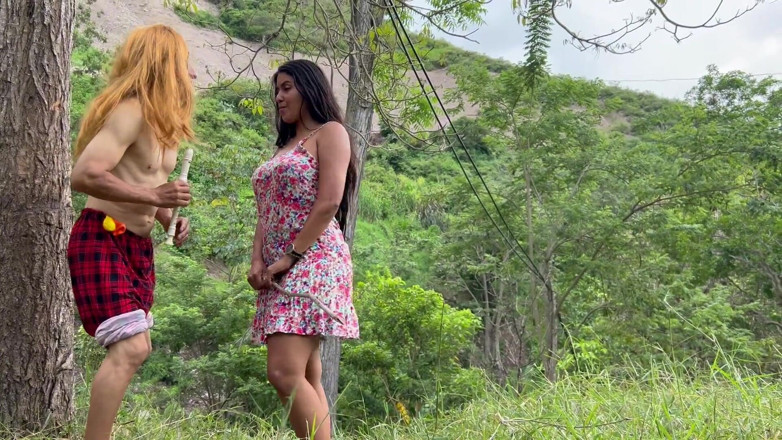 Lady: Músico anciano pervertido se folla a una hermosa campesina tetona...
