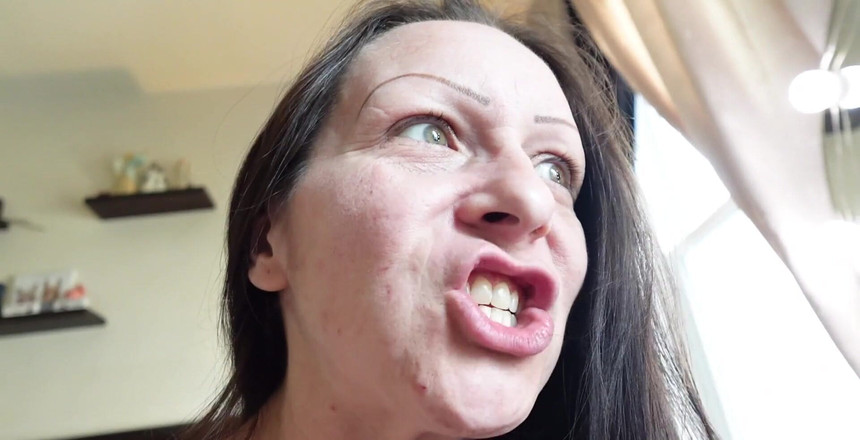 Raven Willow: Sini, biarkan aku berteriak di wajahmu sehingga Anda dapat mendengar...