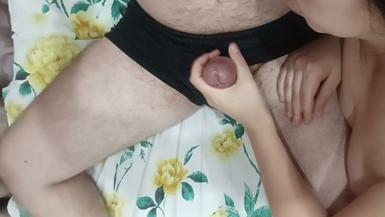 OniSoi: Primer Plano, MILF Chupa La Polla De Su Marido