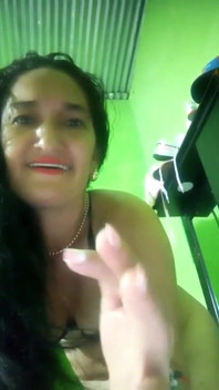 Spettacolo nudo di culo dito di una miLF