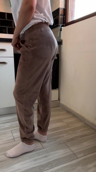मेरे बदबूदार पादने वाले घर के मालिक हैं! Fart Tease