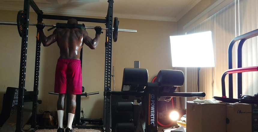 Hallelujah Johnson: 在健身房训练 第11集