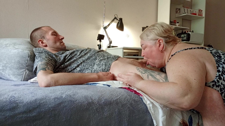 Zona901: Tchýně jemně saje ptáka, dokud se nevystříkám