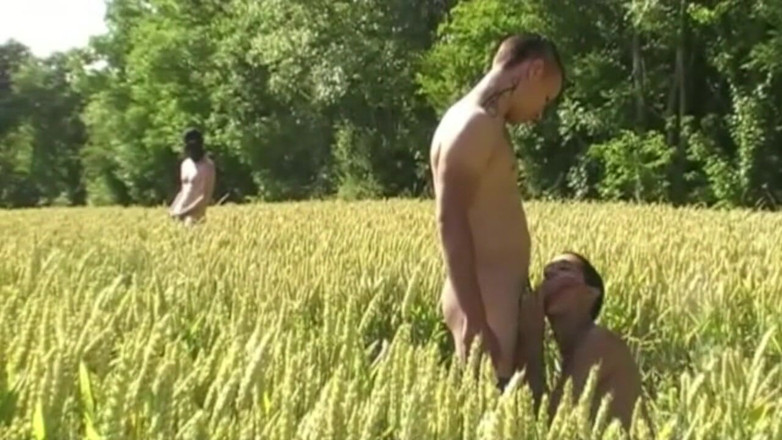 AMATOR PORN MADE IN FRANCE: アブデルは彼の友人を犯した