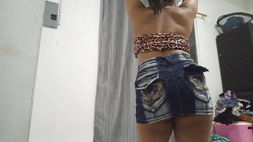 Attention!! Stepmom Nymphomaniac Is Caught on Video Call with Her Stepson Masturbating Her Tits and Pussy While He Jerks off (Young College girl)