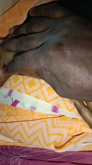 Tamil Anti Uma: La zia del mio vicino mi ha chiamato quando suo...