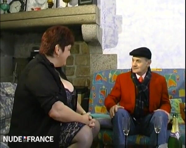 La France a Poil: Flora, 18, 1st time banged by Grandpa