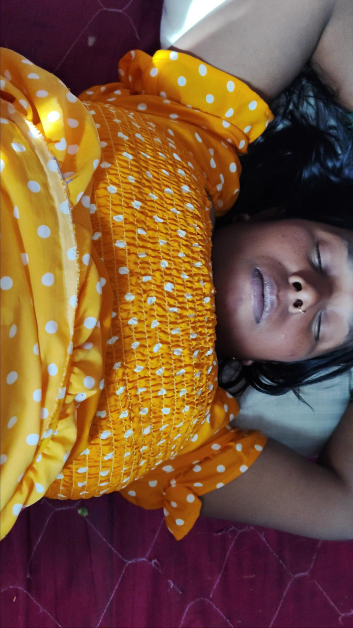 Premi pooja: Секс дези бхабхи - шурин принимает свою беременную невестку по городу, поэтому бхабхи позволяет шурину вставить свой пенис в ее киску.