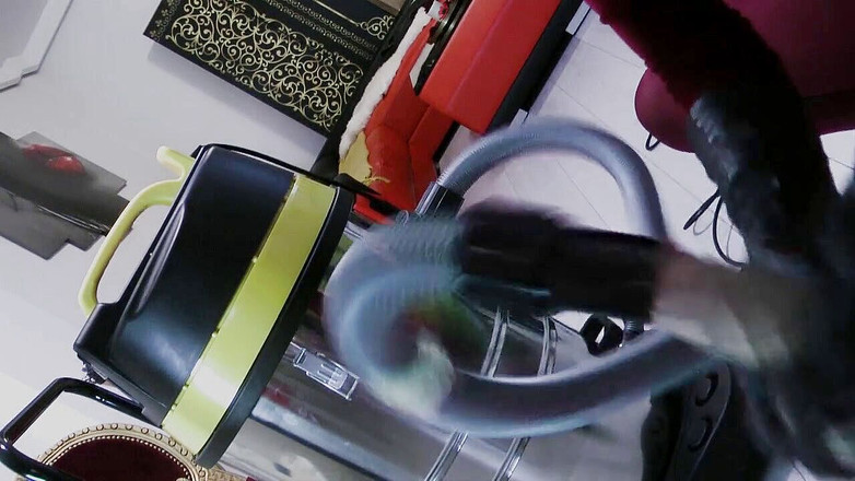 Goddess Celine: Eerst sperma dan essentiële vloeistof