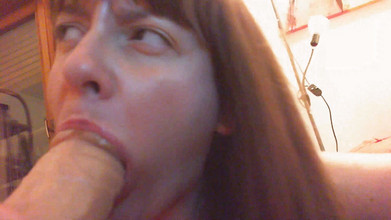 Nicoletta Embassi: Gros gode tout dans ma bouche et squirt