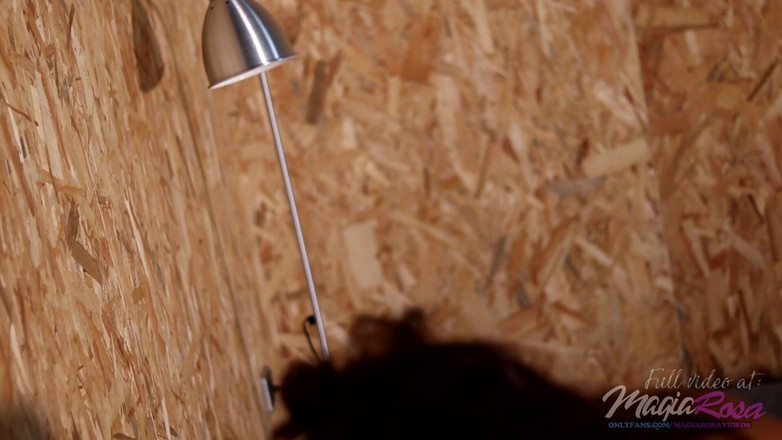 Magia Rosa: リアル・ホームメイド - 情熱的なセックスで起きて