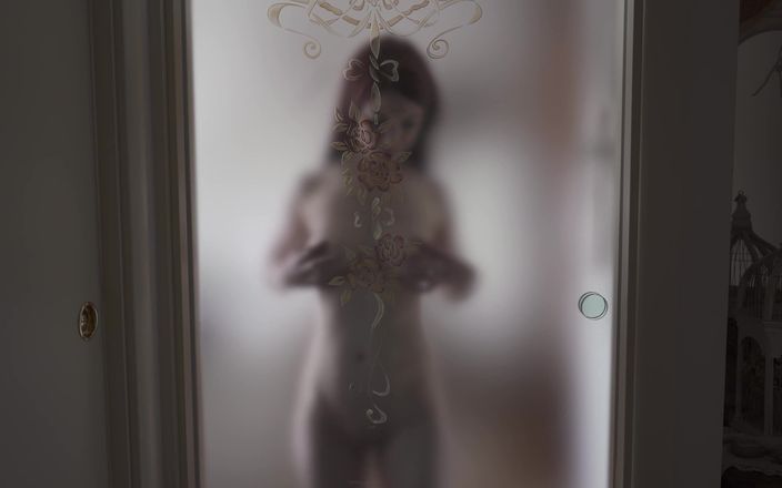 Dolls Cult: 用我的身体挑逗你让我变得如此饥渴...