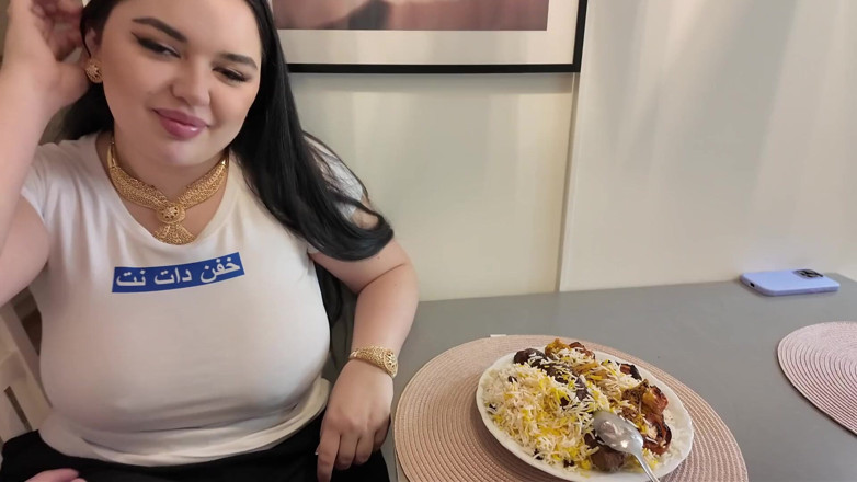 Amateur Homemade Porn: Cazzo sorellastra persiana culona arrapata dopo il pranzo di kebab