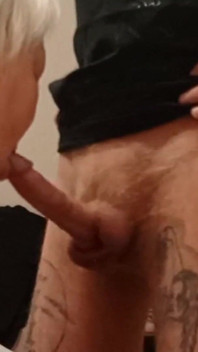 Me follo a mi madrastra en su boca y me corro