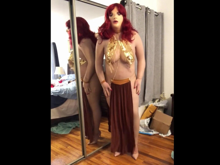 Deanna Doll: Păpușă DEANNA CD în timp ce o fată sexy din harem își...