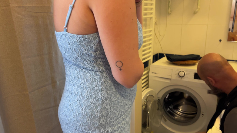 Amateur Homemade Porn: Naughty and Hot Housewife Pays the Plumber with a Good...