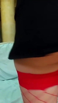 Super sexy Virgnee in een dubbele penetratie en creampie