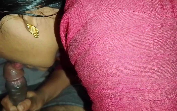 LEGSCOUPLE12: インドの主婦は夫のペニスを口に入れるのを楽しんでいます