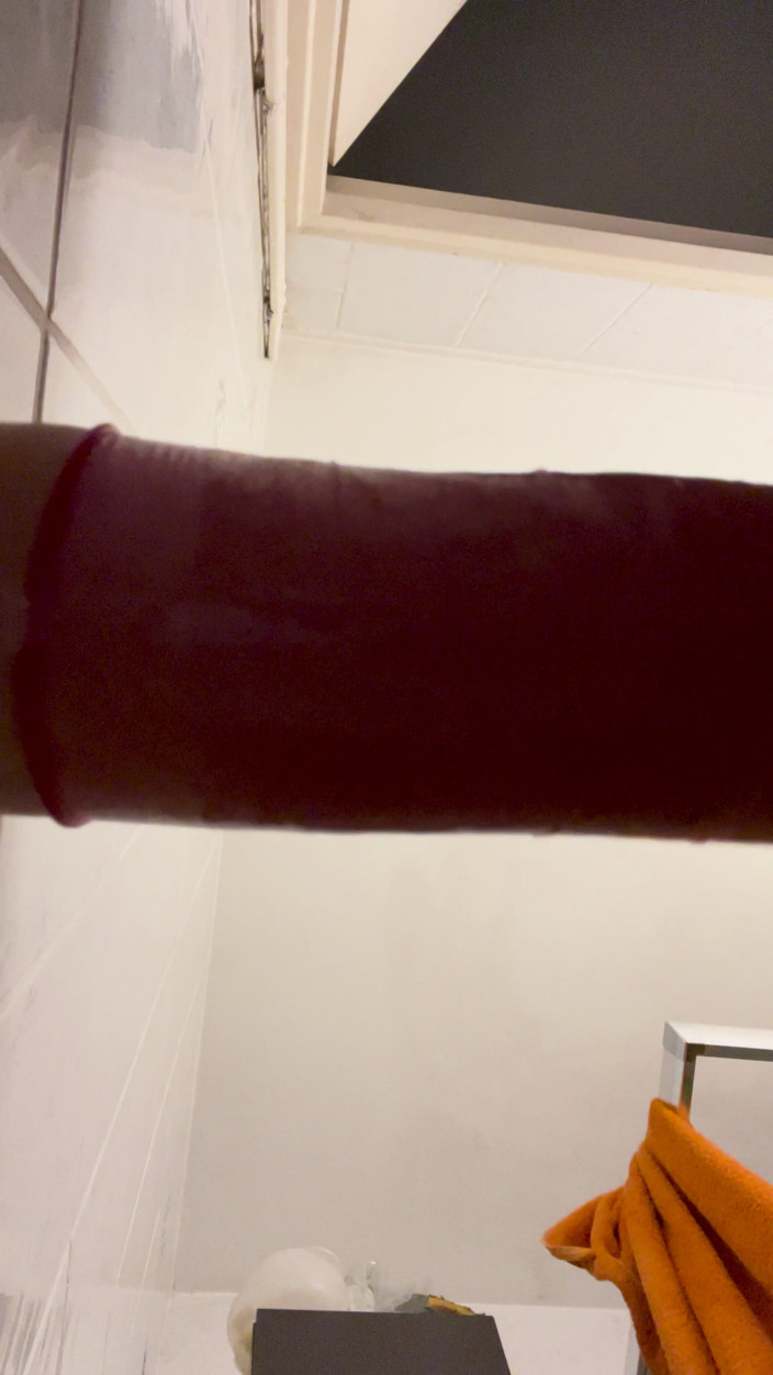 Aimeronds: Putting a Condom on My Dildo and Fuck Myself