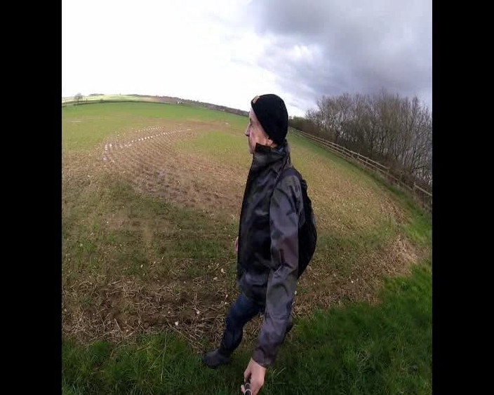 Andy: Plimbări afară cu haine pornite