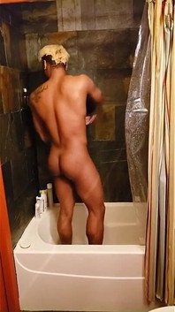 シャワー中に捕まった!