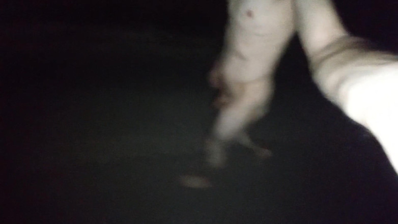 Dan Eagle: Pissen und nackt gehen