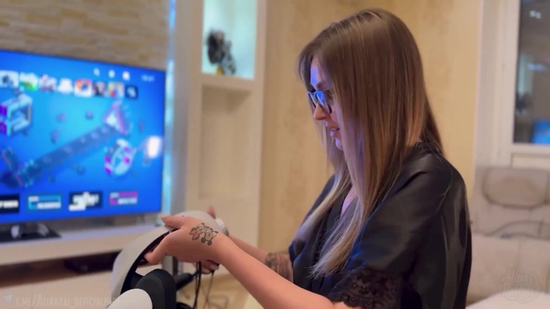 Alina Rai: Fiul vitreg o fute pe mama vitregă în timp ce este în...
