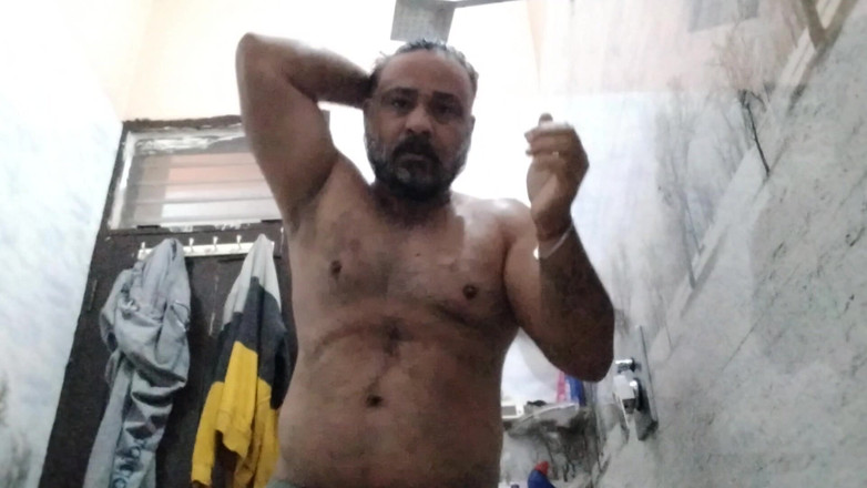 Austin Rose: Цукровий Тато Купається Оголеним