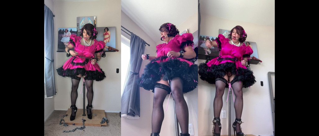 Sissy Candy: Розовая сисси горничная Candy заперта на ее подставке дилдо и скачет на ее шесте