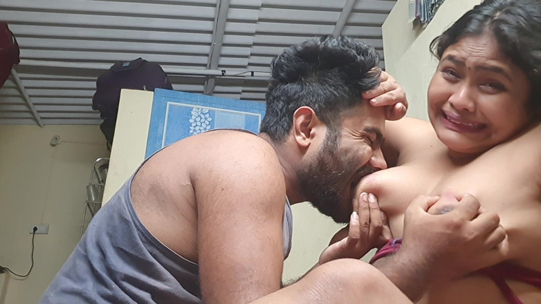 Mg3947731: Horney bhabi seduce suocero per una scopata hardcore
