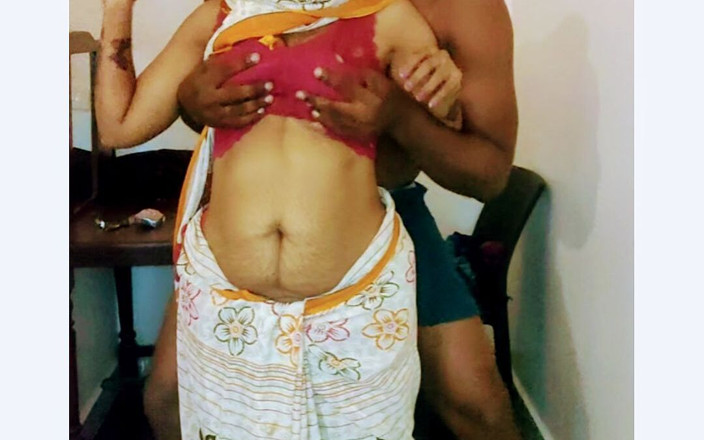 Tamilnaduu: Hot Indian Mallu Aunty Fucking Hot Saree