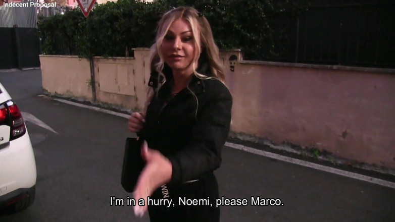 Indecent proposal: Propuesta indecente - la milf italiana acepta y tiene sexo con...