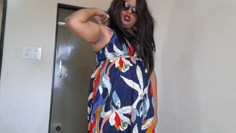 Indiansissychubby: Sexy Letní Holka Zpocená Děvka Na Pláži