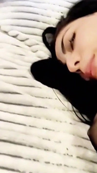 Influencer Tiiktoker ung kvinna petite anal creampie