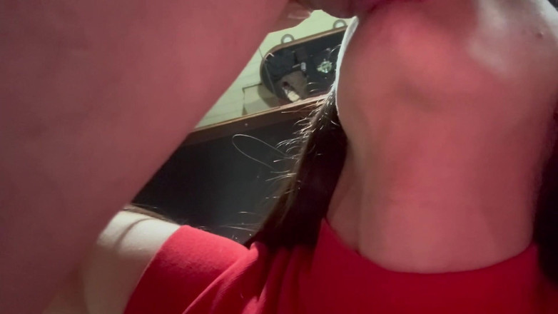 Agatha Lyra: Berkahwin membawa saya ke motel dan masuk ke dalam