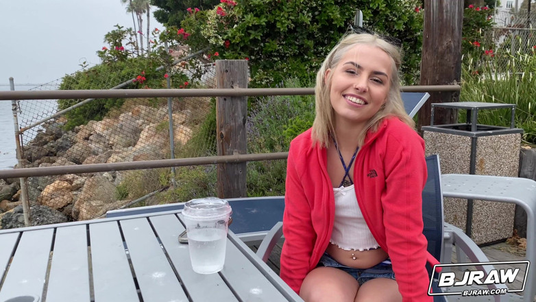 BJ Raw: Bjraw Chanel Camryn s’ouvre pour une éjac torride